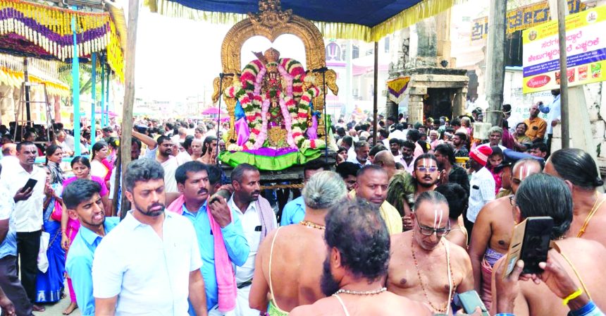 ಸಂಭ್ರಮದಿಂದ ನಡೆದ ವೈರಮುಡಿ ಮಹಾರಥೋತ್ಸವ