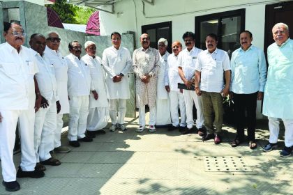 ಕರ್ನಾಟಕ ಸಚಿವ ಸಂಪುಟ ಪುರ‍್ರಚನೆಗೆ ಮನವಿ