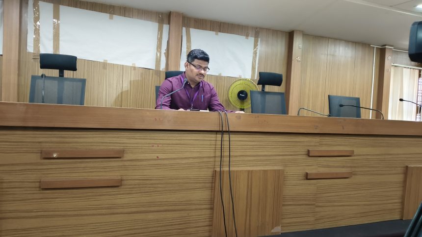 ಸುಸೂತ್ರ ಮತದಾನಕ್ಕೆ ಜಿಲ್ಲಾಡಳಿತದ ಸಕಲ ಸಿದ್ಧತೆ: ಚುನಾವಣಾಧಿಕಾರಿ ಸಂತೋಷ್ ಕುಮಾರ್