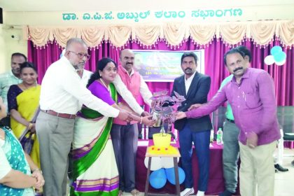 ಸಂವಿಧಾನವು ಸಮಾಜದ ಕಟ್ಟಕಡೆಯ ವ್ಯಕ್ತಿಯನ್ನು ಸದೃಢಗೊಳಿಸಲಿದೆ: ಸಾಹಿತಿ ಡಾ.ಕೃಷ್ಣಕುಮಾರ್