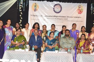 ಶ್ರೀ ಜಗದ್ಗುರು ರೇಣುಕಾಚಾರ್ಯ ವಿಜ್ಞಾನ, ಕಲೆ ಮತ್ತು ವಾಣಿಜ್ಯ ಕಾಲೇಜಿನಲ್ಲಿ ಅರ್ಥಪೂರ್ಣ ರಾಷ್ಟ್ರೀಯ ಸಮ್ಮೇಳನ ಉನ್ನತ ಶಿಕ್ಷಣದಲ್ಲಿ ತಂತ್ರಜ್ಞಾನ ಮತ್ತು ಮಾನವೀಯ ಮೌಲ್ಯಗಳ ಸಮ್ಮಿಲನ ಅಗತ್ಯ: ಡಾ. ಕೆ.ಆರ್. ಜಲಜ