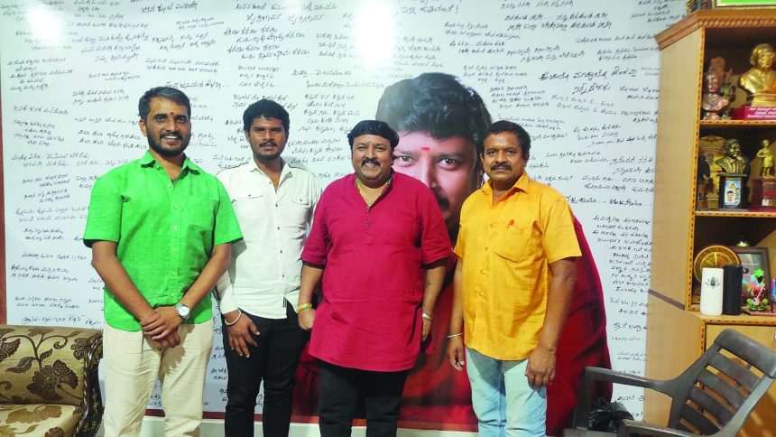 ಜೈ ಭೀಮ್ ಅಂಬೇಡ್ಕರ್ ಹಾಡಿಗೆ ಜೈಕಾರ ಹಾಕಿದ ಜನರು