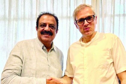 ಜಮ್ಮು-ಕಾಶ್ಮೀರದಲ್ಲಿ ಕನ್ನಡ ಸಿನೆಮಾಗಳ ಚಿತ್ರಕರಣದ ಬಗ್ಗೆ ಸಿಎಂ ಓಮರ್ ಅಬ್ದುಲ್ಲಾ ಜೊತೆಗೆ ಚರ್ಚೆ