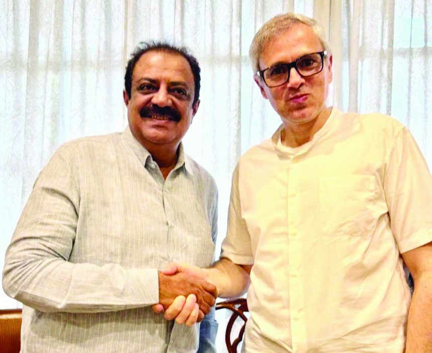 ಜಮ್ಮು-ಕಾಶ್ಮೀರದಲ್ಲಿ ಕನ್ನಡ ಸಿನೆಮಾಗಳ ಚಿತ್ರಕರಣದ ಬಗ್ಗೆ ಸಿಎಂ ಓಮರ್ ಅಬ್ದುಲ್ಲಾ ಜೊತೆಗೆ ಚರ್ಚೆ