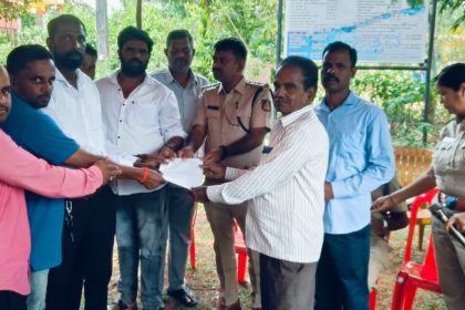 ಅಬಕಾರಿ ಅಧಿಕಾರಿಗಳ ಸಭೆಯಲ್ಲಿ ಅಕ್ರಮ ಮದ್ಯ ಮಾರಾಟಕ್ಕೆ ಕಡಿವಾಣ ಹಾಕಿ, ಕುಶಾವರದಲ್ಲಿ ಗ್ರಾಮಸ್ಥರ ಆಗ್ರಹ