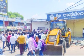 ಭರದಿಂದ ಸಾಗಿದೆ ಒತ್ತುವರಿ ತೆರವು ಕಾರ್ಯಾಚರಣೆ: ರಾಘವೇಂದ್ರ ಎಲೆಕ್ಟಾನಿಕ್ಸ್ಗೆ  3ದಿನ ತೆರವಿಗೆ ಗಡುವು ಅಕ್ರಮ ಒತ್ತುವರಿದಾರರಿಗೆ ನಡುಕ