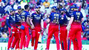 ಎಲ್‌ಎಸ್‌ಜಿ ವಿರುದ್ಧ ಗೆದ್ದು ಅಗ್ರಸ್ಥಾನಕ್ಕೇರಿದ ಆರ್‌ಸಿಬಿ