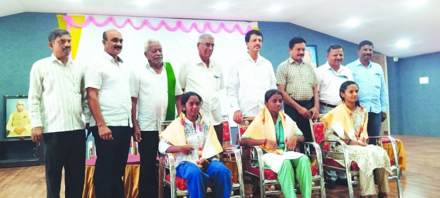 ಎಸ್ಸೆಸ್ಸೆಲ್ಸಿ ಪರೀಕ್ಷೆಯಲ್ಲಿ ಉತ್ತಮ ಅಂಕ ಪಡೆದ ವಿದ್ಯಾರ್ಥಿಗಳಿಗೆ ಸನ್ಮಾನ