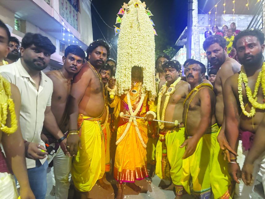 ವೈಭವಯುತವಾಗಿ ನಡೆದ ಕೆಂಗೇರಿ ಸುವರ್ಣ ಕರಗ ಶಕ್ತಿಯೋತ್ಸವ