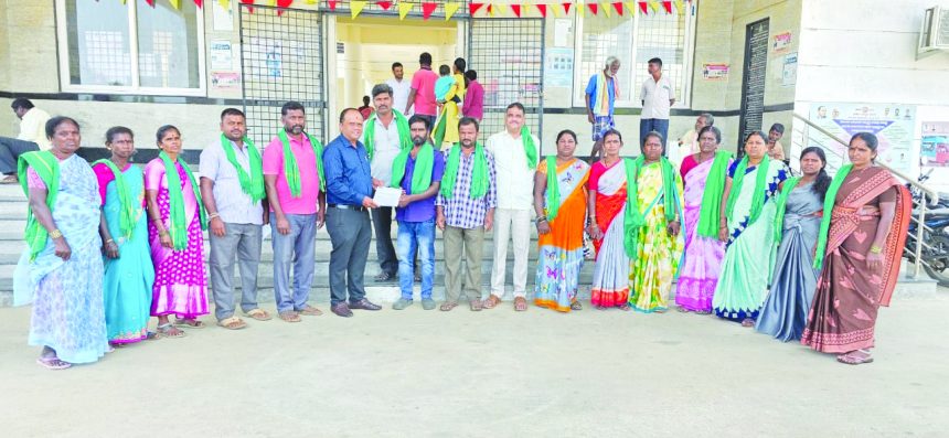 ಭೂ ಗಳ್ಳರ ಜೊತೆ ಶಾಮೀಲಾಗಿ ಸರ್ಕಾರಿ ಆಸ್ತಿ ಮಾರಾಟ: ಕ್ರಮಕ್ಕೆ ಮನವಿ