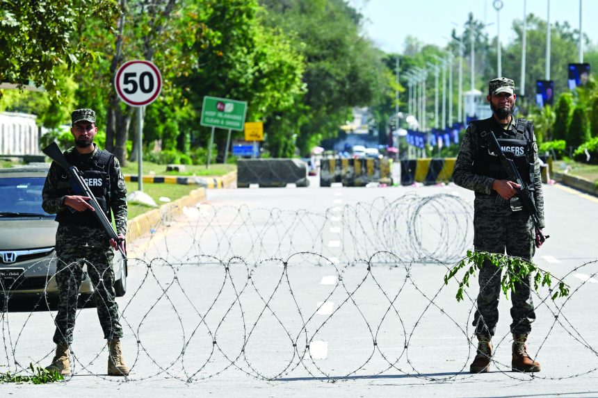 ಶಾಂತಿ ಮಾತುಕತೆ ಪಾಕಿಸ್ತಾನ ತಲುಪಿದ ಇರಾನ್-ಅಮೆರಿಕ ನಿಯೋಗ