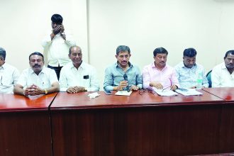 ಒಗ್ಗಟ್ಟಿನಿಂದ ಶ್ರಮಿಸಿದರೆ 12 ಸ್ಥಾನಗಳಲ್ಲೂ ಗೆಲುವು ಸಾಧ್ಯ: ಹೆಚ್.ಸಿ.ಬಾಲಕೃಷ್ಣ