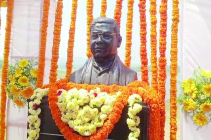 ಸಿಎಂ ಹೆಸರಿನ ಸೇತುವೇ, ಪುತ್ಥಳಿ ಉದ್ಘಾಟನೆ