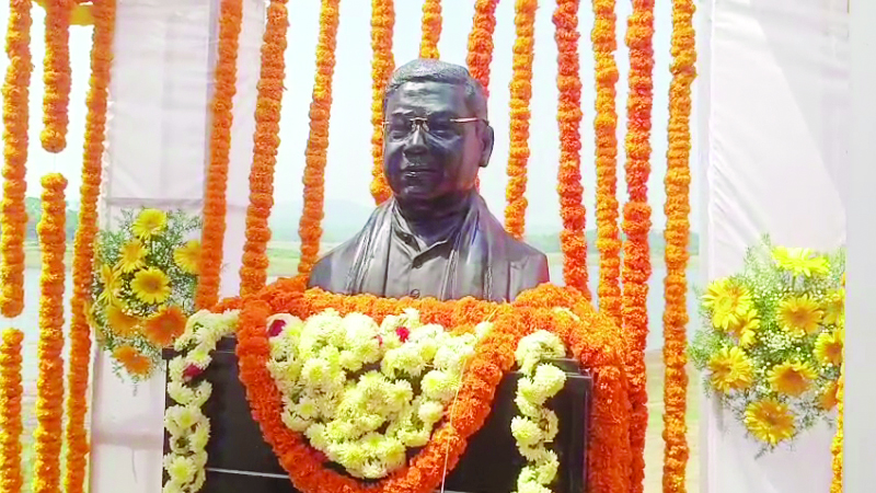 ಸಿಎಂ ಹೆಸರಿನ ಸೇತುವೇ, ಪುತ್ಥಳಿ ಉದ್ಘಾಟನೆ