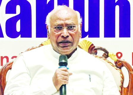 ಸದ್ಯಕ್ಕೆ ಸಿಎಂ ಬದಲಾವಣೆಯಿಲ್ಲ ಕಲಬುರಗಿಯಲ್ಲಿ ಎಐಸಿಸಿ ಅಧ್ಯಕ್ಷ ಮಲ್ಲಿಕಾರ್ಜುನ ಖರ್ಗೆ ಮಹತ್ವದ ಹೇಳಿಕೆ