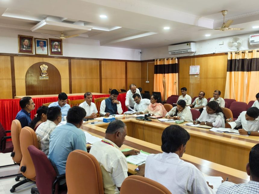 `ಜಿಲ್ಲೆಯ ಕೆರೆಗಳ ಸಂರಕ್ಷಣೆ ಮತ್ತು ಒತ್ತುವರಿ ತೆರವಿಗೆ ಕಟ್ಟುನಿಟ್ಟಿನ ಕ್ರಮ’