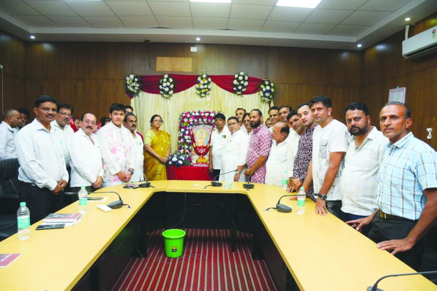 ಭಗವಾನ್ ಮಹಾವೀರರ ಬೋಧನೆಗಳು ಜೀವನಕ್ಕೆ ಪ್ರೇರಣೆ ನೀಡುತ್ತವೆ  ಜಿಲ್ಲಾಡಳಿತ ವತಿಯಿಂದ ಭಗವನ್ ಮಹಾವೀರ ಜಯಂತಿ ಆಚರಣೆಯಲ್ಲಿ ಅರುಂಧತಿ  ಅಭಿಪ್ರಾಯ