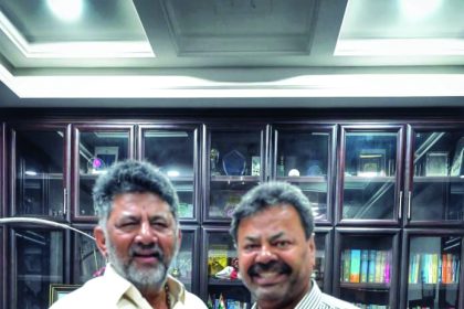 ಡಿಕೆಶಿ ಭೇಟಿಯಾದ ಎಂ.ಪಿ. ರೇಣುಕಾಚಾರ್ಯ!
