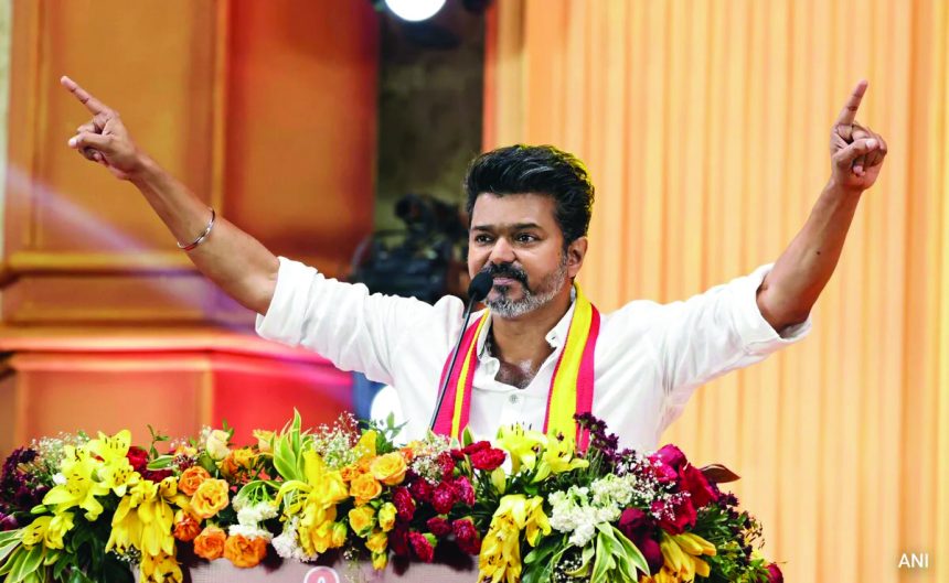 ಸರ್ಕಾರ ರಚನೆ ಕಸರತ್ತು ತಮಿಳುನಾಡು ಎಐಎಡಿಎಂಕೆಯಲ್ಲಿ ಒಡಕು | ರಾಜ್ಯಪಾಲರ ಭೇಟಿಯಾದ ವಿಜಯ್