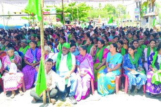 ಎಐ ಸಿಟಿ ಯೋಜನೆಗೆ ರೈತರಿಂದ ತೀವ್ರ ವಿರೋಧ ರಾಜ್ಯ ಸರ್ಕಾರದ ವಿರುದ್ಧ ಶಕ್ತಿ ಅನ್ನದಾತರ ಪ್ರದರ್ಶನ | ಜಾನುವಾರುಗಳ ಸಮೇತ ಬೀದಿಗಳಿದು ರೈತರ ಆಕ್ರೋಶ | ಪ್ರಾಣ ಹೋದರು ಒಂದಿಂಚು ಭೂಮಿ ಕೊಡಲ್ಲವೆಂದು ಶಪಥ | ಅನ್ನದಾತ ದಂಗೆ ಎದ್ದರೆ ಸಚಿವ ಸಂಪುಟದ ಅನುಮೋದನೆ ಲೆಕ್ಕಕ್ಕಿರಲ್ಲ