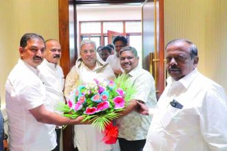 ಒಳಮೀಸಲಾತಿ ಜಾರಿ: ಮುಖ್ಯಮಂತ್ರಿ ಸಿದ್ದರಾಮಯ್ಯ ಅವರಿಗೆ  ದಲಿತ ಮುಖಂಡರಿಂದ ಅಭಿನಂದನೆ