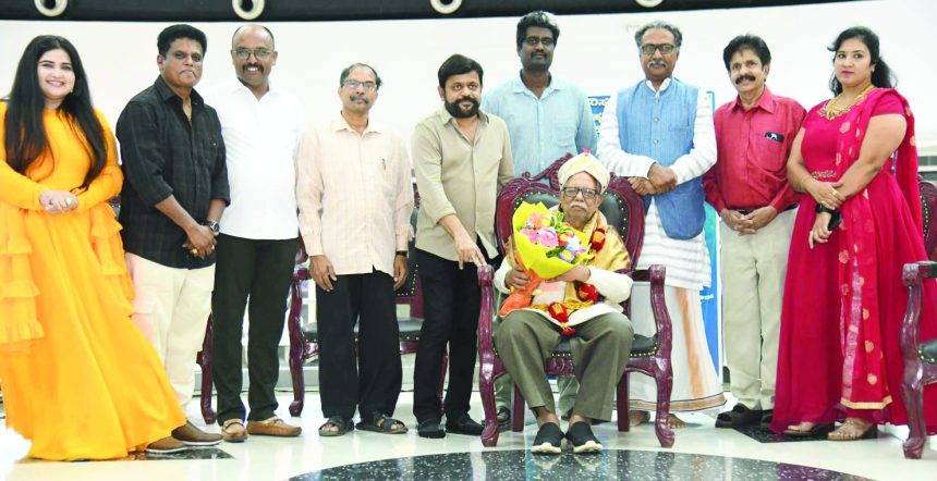 ತಿಕ್ಲುರಾಮ ಸಿನಿಮಾದ ಪುಸ್ತಕ ಬಿಡುಗಡೆ