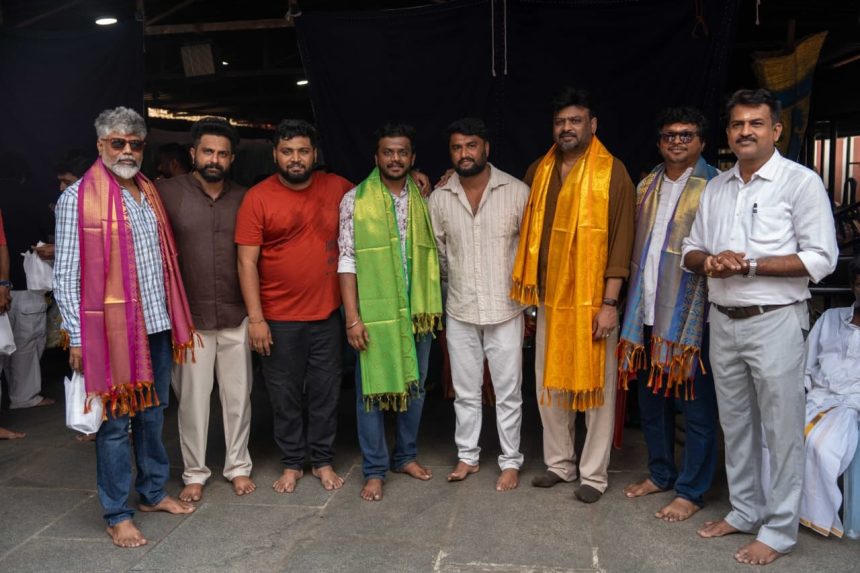 `ಸುಮ್ನೆ ತಮಾಷೆಗೆ’ ಸಿನಿಮಾದ ಸ್ಕ್ರಿಪ್ಟ್ಗೆ ಪೂಜೆ