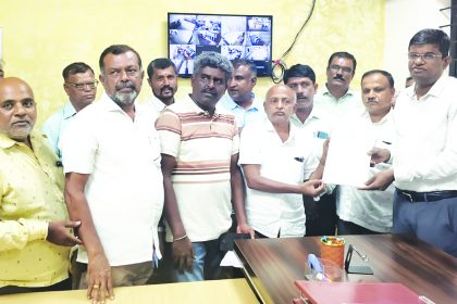 ವೀರಶೈವ ಲಿಂಗಾಯತ ಸಮುದಾಯದ ರುದ್ರಭೂಮಿಗಾಗಿ ತಹಶೀಲ್ದಾರರಿಗೆ ಮನವಿ