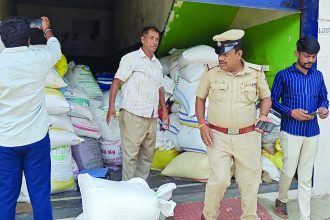 ಲಕ್ಷಾಂತರ ಮೌಲ್ಯದ ಅಕ್ರಮ ಪಡಿತರ ಅಕ್ಕಿ ವಶ