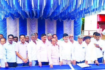 ಸಿಎಂ ಆಗಿ ಪ್ರಮಾಣ ವಚನ ಸ್ವೀಕಾರ:  ಮಳವಳ್ಳಿ ಪಟ್ಟಣದಲ್ಲಿ ಡಿಕೆಶಿ ಅಭಿಮಾನಿಗಳಿಂದ ಸಂಭ್ರಮ