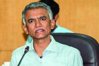 ಗಿಡ ನೆಡುವುದರಲ್ಲಿ  ಹಣ ದುರುಪಯೋಗ ಅಧಿಕಾರಿಗಳಿಗೆ ಸಚಿವರ ತರಾಟೆ