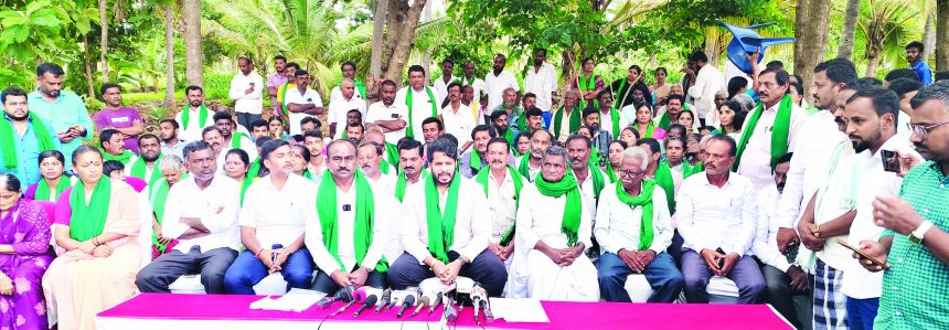 ಕಾನೂನು ಹೋರಾಟ ಮಾಡೋಣ | ಜೂನ್ 21ಕ್ಕೆ ಬೃಹತ್ ಪಾದಯಾತ್ರೆ ನಿಖಿಲ್ ಕುಮಾರಸ್ವಾಮಿ ಘೋಷಣೆ ರೈತರ ಬದುಕಿನ ಮೇಲೆ ಮರಣ ಶಾಸನ ಬರೆಯಬೇಡಿ | ರೈತರ ಪರ ನಮ್ಮ ಹೋರಾಟ ನಿರಂತರ