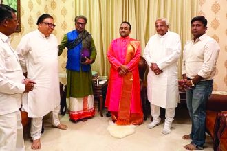 `ತದ್ವಿರುದ್ಧ’ ಚಿತ್ರಕ್ಕೆ ಗುರೂಜಿ ಶುಭ ಹಾರೈಕೆ