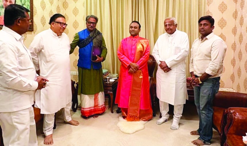 `ತದ್ವಿರುದ್ಧ’ ಚಿತ್ರಕ್ಕೆ ಗುರೂಜಿ ಶುಭ ಹಾರೈಕೆ