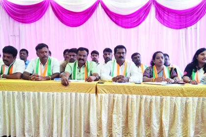 `ಬೆನ್ನಿಗೆ ಚೂರಿ ಹಾಕಿದ ಬಿಜೆಪಿಗರಿಗೆ ಶಾಸಕರ ಬಗ್ಗೆ ಮಾತನಾಡುವ ನೈತಿಕತೆ ಇಲ್ಲ’