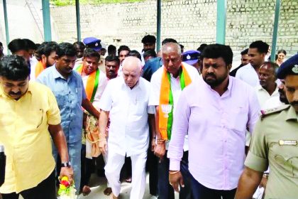 ಸರ್ಕಾರ ರೈತರ ಕಣ್ಣೀರು ಒರೆಸಲಿ ಕುರುಡುಮಲೆಯಲ್ಲಿ ವಿಶೇಷ ಪೂಜೆ ಸಲ್ಲಿಸಿ ಮಾಜಿ ಮುಖ್ಯಮಂತ್ರಿ ಬಿ.ಎಸ್.ಯಡಿಯೂರಪ್ಪ ಸಲಹೆ