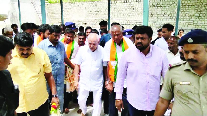 ಸರ್ಕಾರ ರೈತರ ಕಣ್ಣೀರು ಒರೆಸಲಿ ಕುರುಡುಮಲೆಯಲ್ಲಿ ವಿಶೇಷ ಪೂಜೆ ಸಲ್ಲಿಸಿ ಮಾಜಿ ಮುಖ್ಯಮಂತ್ರಿ ಬಿ.ಎಸ್.ಯಡಿಯೂರಪ್ಪ ಸಲಹೆ